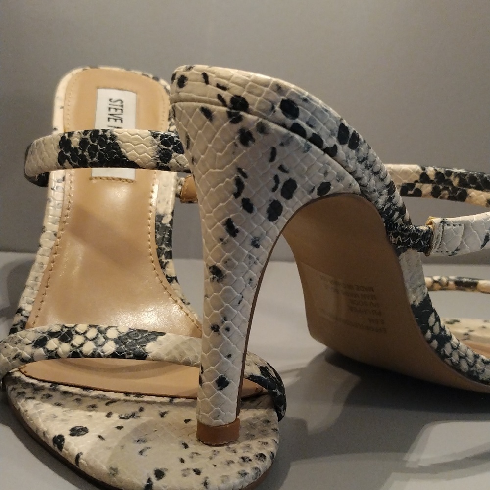STEVE MADDEN SHOES - Picture 4 of 9